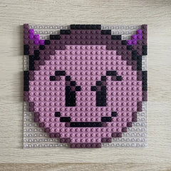 Emoji diabolique en briques